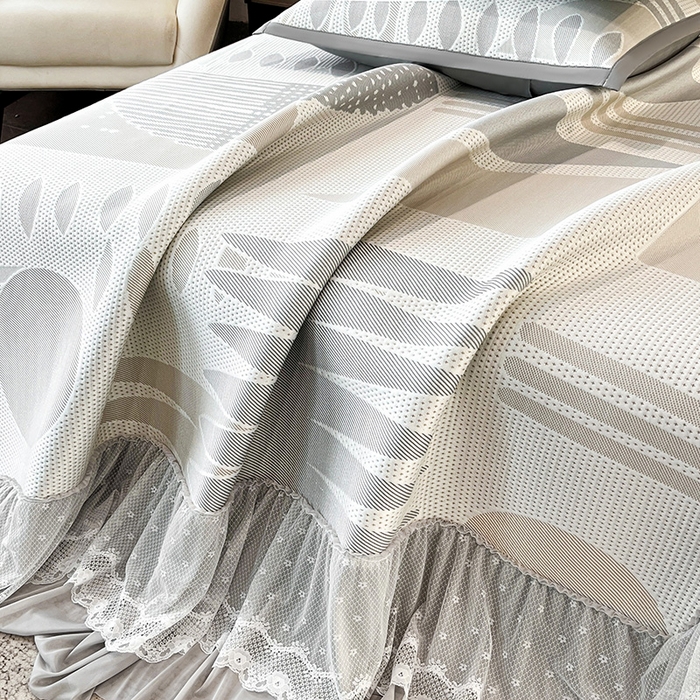 91家纺网 家纺一手货源 找家纺 雅诗帛 2026新款凉感丝PE凉感床裙款凉席三件套-几何系列 几何灰-床裙