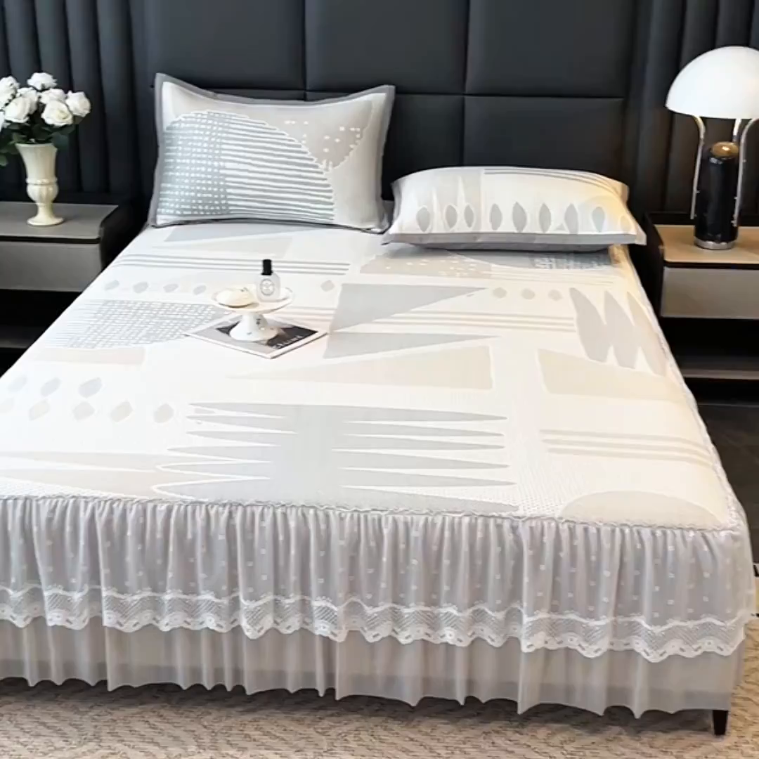 91家纺网 家纺一手货源 找家纺 雅诗帛 2026新款凉感丝PE凉感床裙款凉席三件套-几何系列 几何灰-床裙