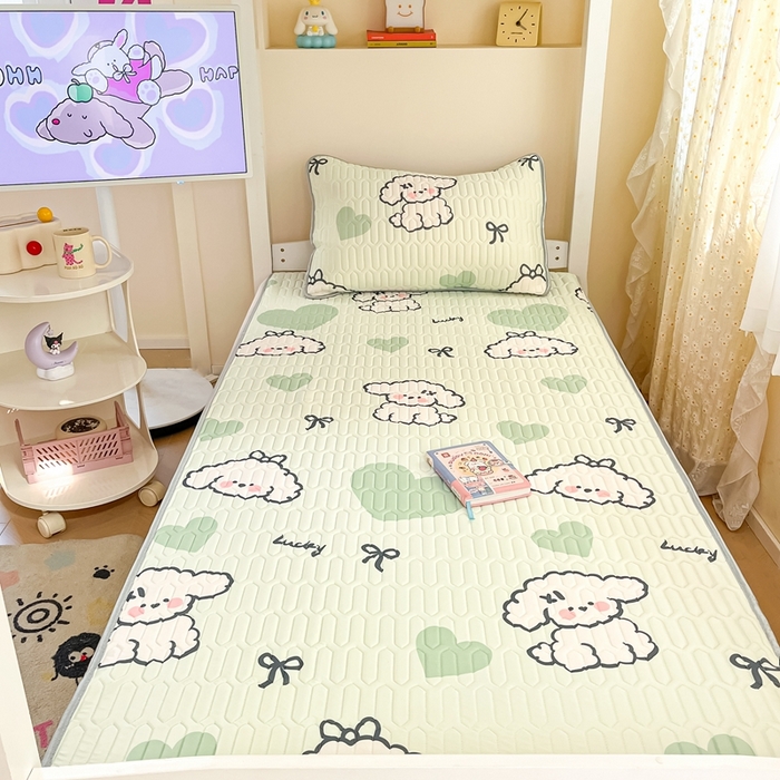 91家纺网 家纺一手货源 找家纺 川悦生活 2026新款大版宿舍凉感丝学生床凉席三件套 啵唧小狗