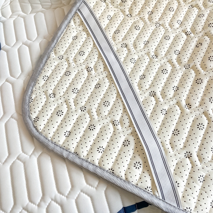 91家纺网 家纺一手货源 找家纺 川悦生活 2026新款大版宿舍凉感丝学生床凉席三件套 嘟嘟小熊