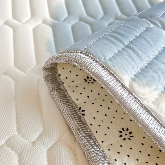 91家纺网 家纺一手货源 找家纺 川悦生活 2026新款大版宿舍凉感丝学生床凉席三件套 嘟嘟小熊