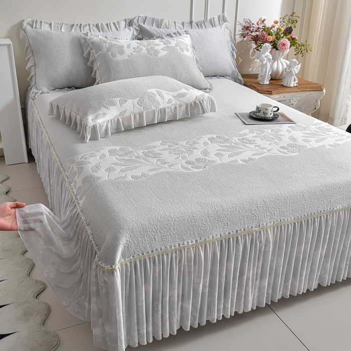 91家纺网 家纺一手货源 找家纺 （总）诺梵家纺 2026新款冰豆豆PE高分子凉感印花床裙款凉席三件套