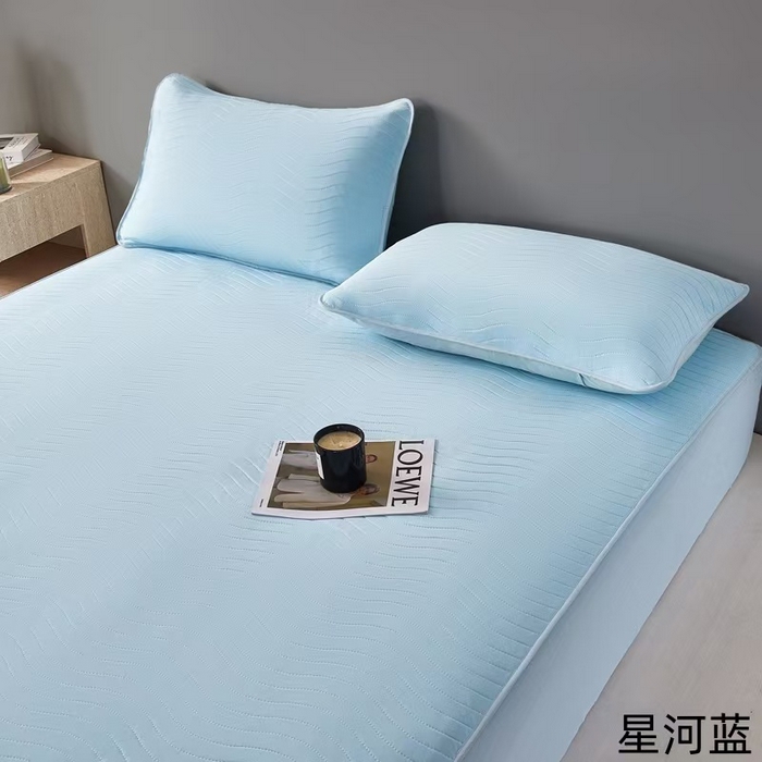 91家纺网 家纺一手货源 找家纺 玖玖爱家纺 2026新款0胶感母婴呱呱席床笠款 星河蓝