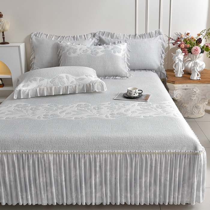 91家纺网 家纺一手货源 找家纺 （总）诺梵家纺 2026新款冰豆豆PE高分子凉感印花床裙款凉席三件套