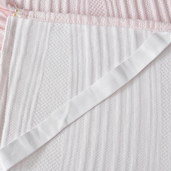 91家纺网 家纺一手货源 找家纺 诺梵家纺 2026新款冰豆豆PE高分子凉感印花床裙款凉席三件套 简时光粉