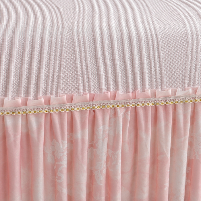 91家纺网 家纺一手货源 找家纺 诺梵家纺 2026新款冰豆豆PE高分子凉感印花床裙款凉席三件套 简时光粉