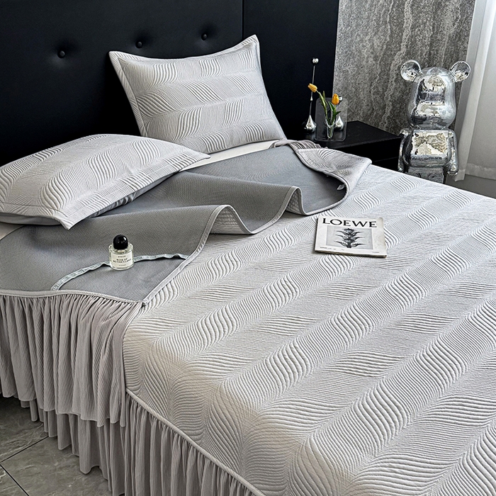 91家纺网 家纺一手货源 找家纺 红夫人 2026新款PE高分子复合凉感席韩版床裙款凉席三件套-冰川 冰川-灰色