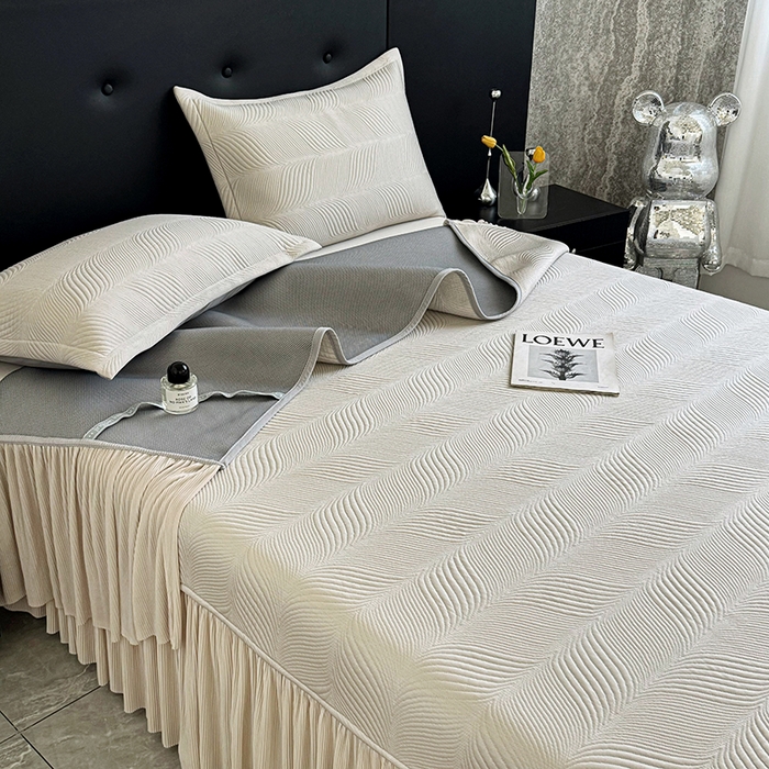 91家纺网 家纺一手货源 找家纺 红夫人 2026新款PE高分子复合凉感席韩版床裙款凉席三件套-冰川 冰川-香槟色