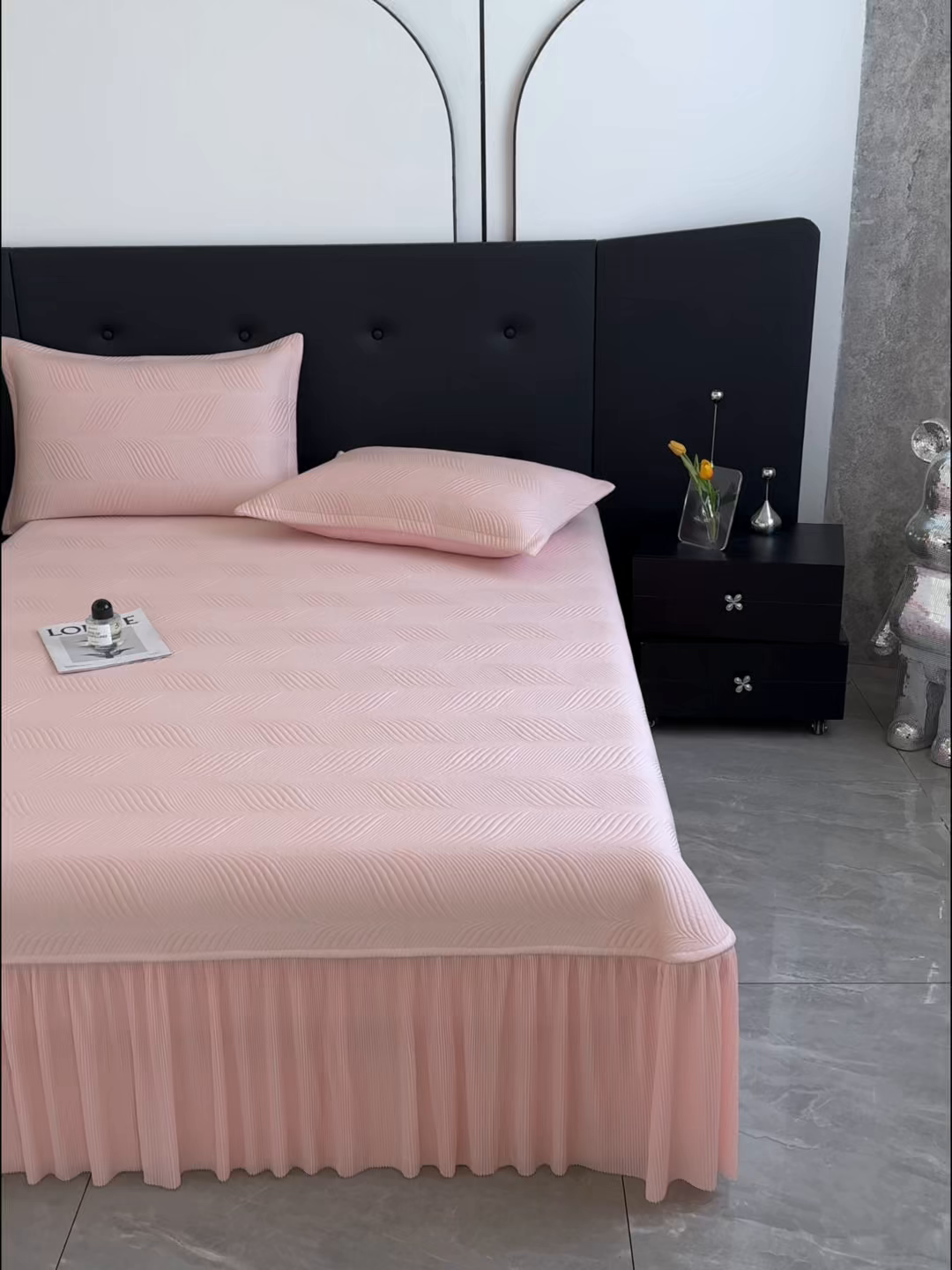 91家纺网 家纺一手货源 找家纺 （总）红夫人 2026新款PE高分子复合凉感席韩版床裙款凉席三件套-冰川