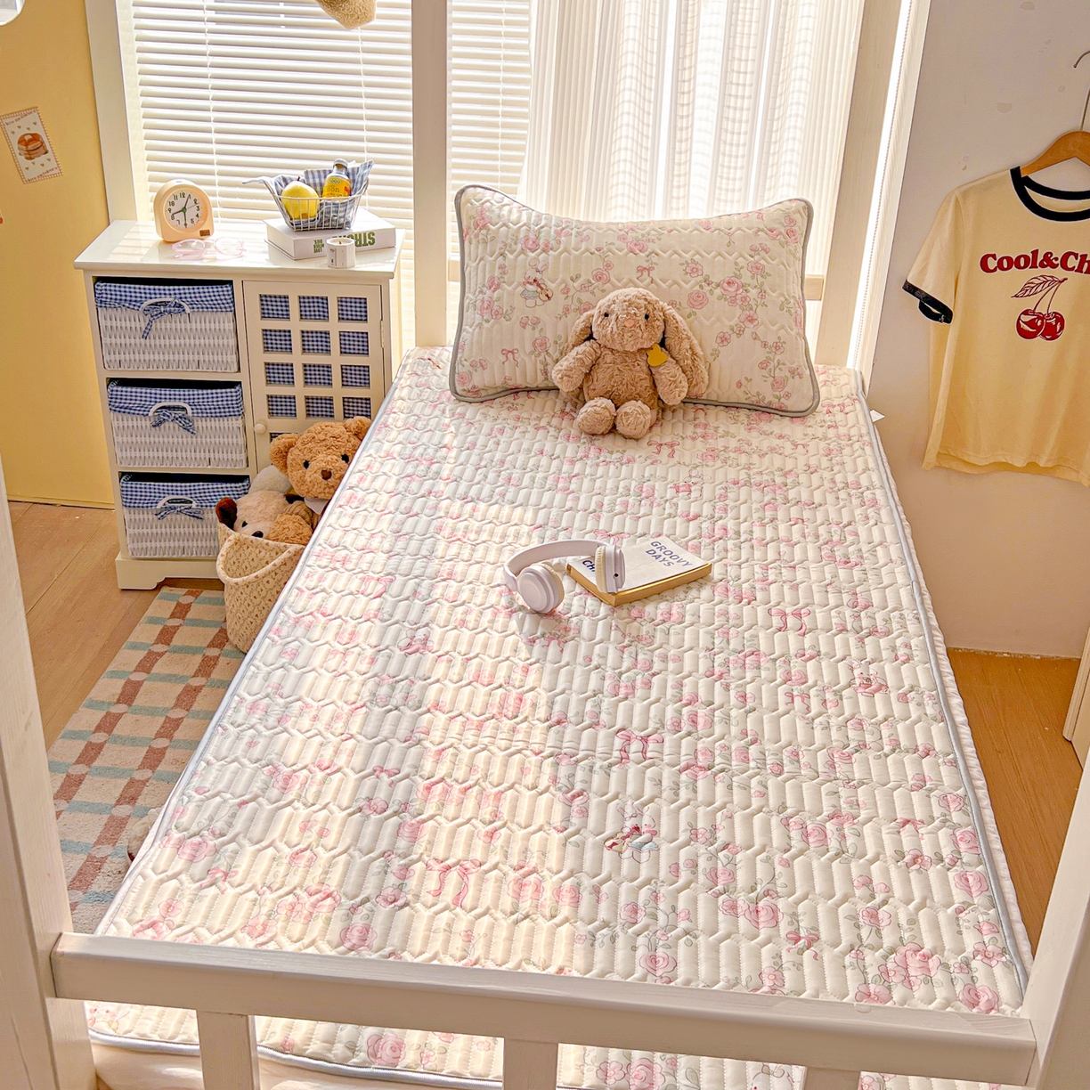 91家纺网 家纺一手货源 找家纺 川悦生活 2026新款大版宿舍凉感丝学生床凉席三件套 粉雾玫瑰