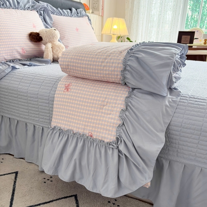 91家纺网 家纺一手货源 找家纺 铠畅 2026新款法式宽边水洗棉泡芙纱床盖款夏被四件套 奶格蝴蝶结