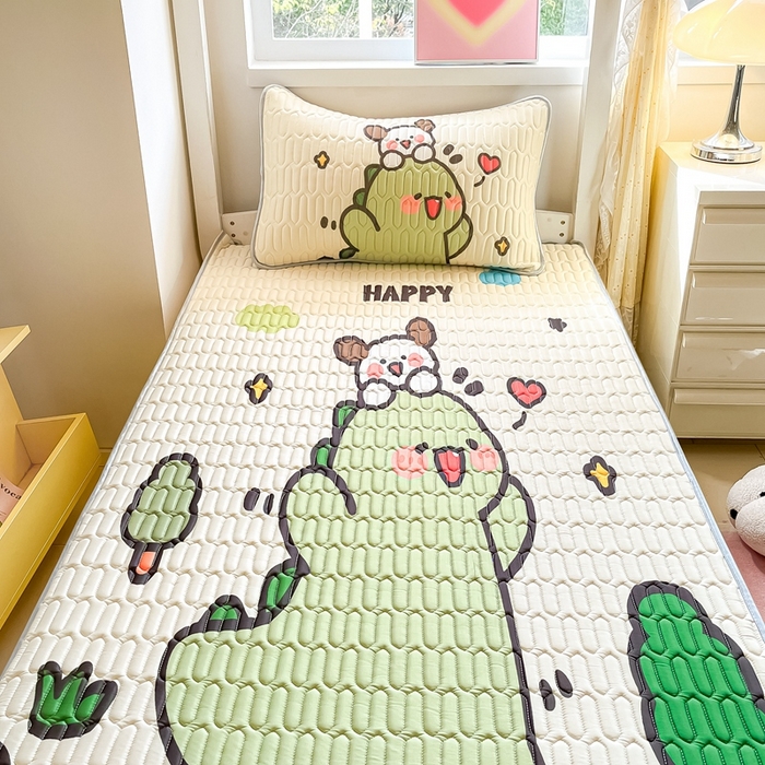 91家纺网 家纺一手货源 找家纺 川悦生活 2026新款大版宿舍凉感丝学生床凉席三件套 哈哈恐龙