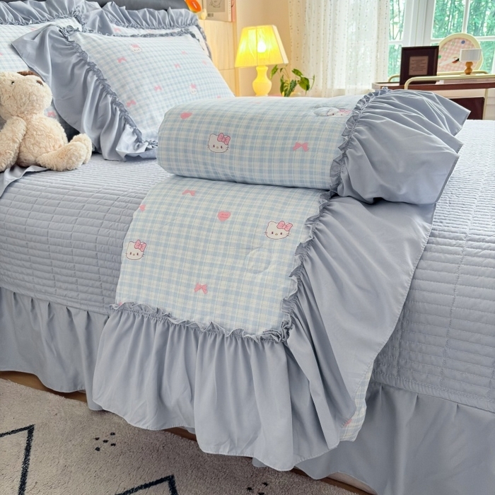 91家纺网 家纺一手货源 找家纺 铠畅 2026新款法式宽边水洗棉泡芙纱床盖款夏被四件套 奶蓝kt