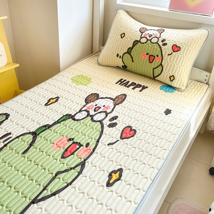 91家纺网 家纺一手货源 找家纺 川悦生活 2026新款大版宿舍凉感丝学生床凉席三件套 哈哈恐龙