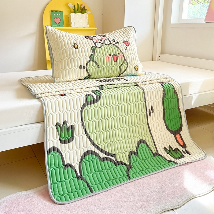 91家纺网 家纺一手货源 找家纺 川悦生活 2026新款大版宿舍凉感丝学生床凉席三件套 哈哈恐龙