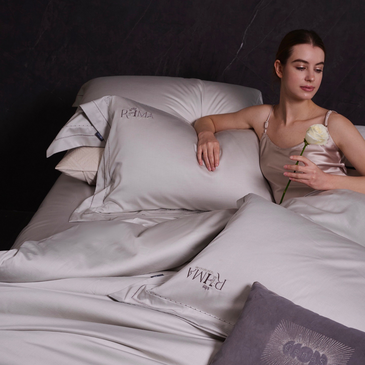 91家纺网 家纺一手货源 找家纺 玖玖爱家纺 2026新款天丝棉麻极简主义四件套 天空灰