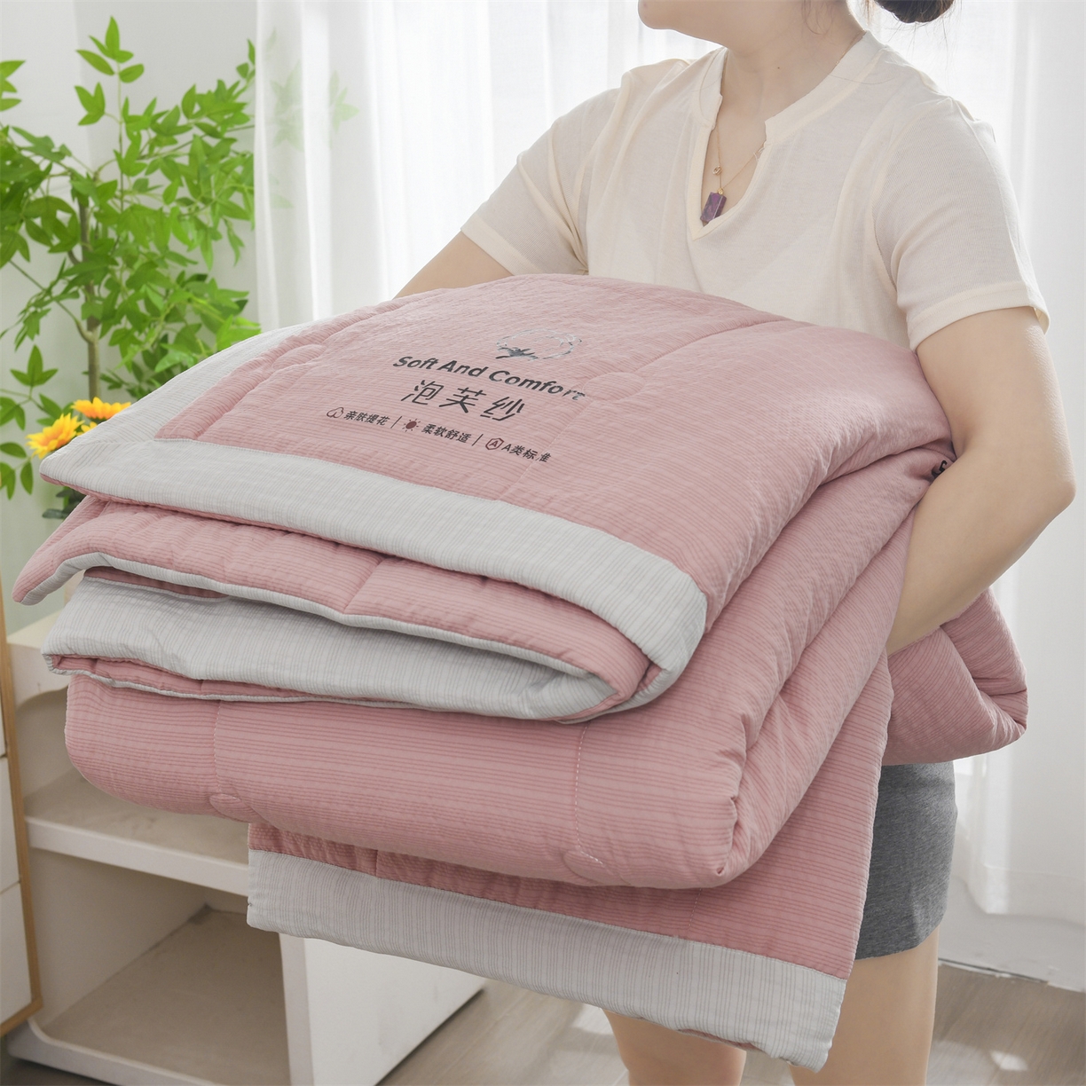 91家纺网 家纺一手货源 找家纺 （总）恋绒家纺 2026春夏新款泡芙纱双层纱泡泡提花皱皱纱夏被夏凉被空调被