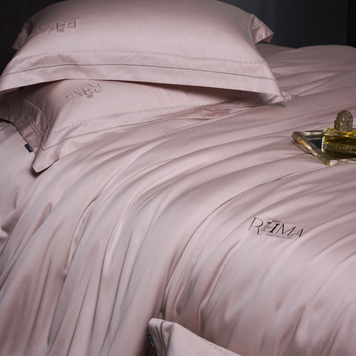 91家纺网 家纺一手货源 找家纺 玖玖爱家纺 2026新款天丝棉麻极简主义四件套 雾粉