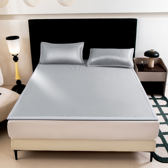 91家纺网 家纺一手货源 找家纺 家喜爱 2026新款碳光冰丝席子三件套加厚复合三明治款冰丝软席平铺席 千鸟格-灰【复合三明治款】