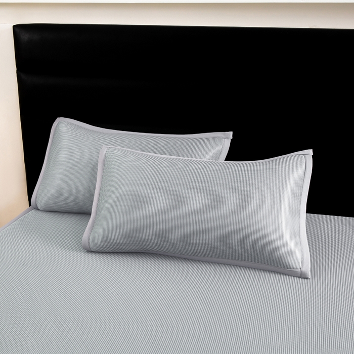 91家纺网 家纺一手货源 找家纺 家喜爱 2026新款碳光冰丝席子三件套加厚复合三明治款冰丝软席平铺席 千鸟格-灰【复合三明治款】