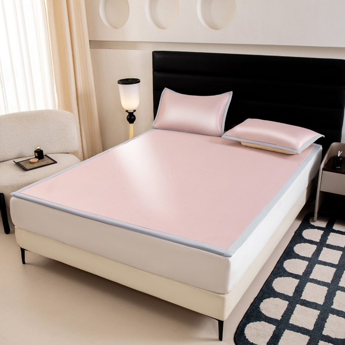 91家纺网 家纺一手货源 找家纺 家喜爱 2026新款碳光冰丝席子三件套加厚复合三明治款冰丝软席平铺席 千鸟格-粉【复合三明治款】