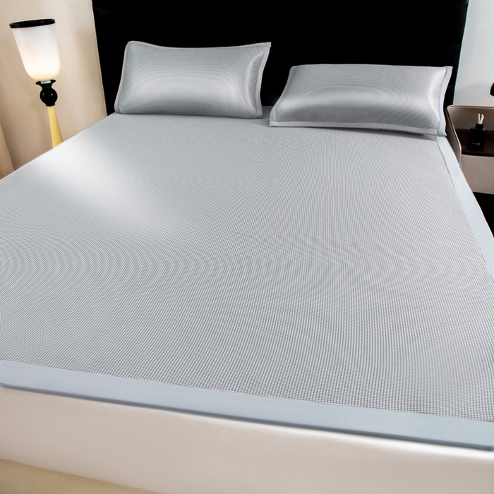 91家纺网 家纺一手货源 找家纺 家喜爱 2026新款碳光冰丝席子三件套加厚复合三明治款冰丝软席平铺席 千鸟格-灰【复合三明治款】