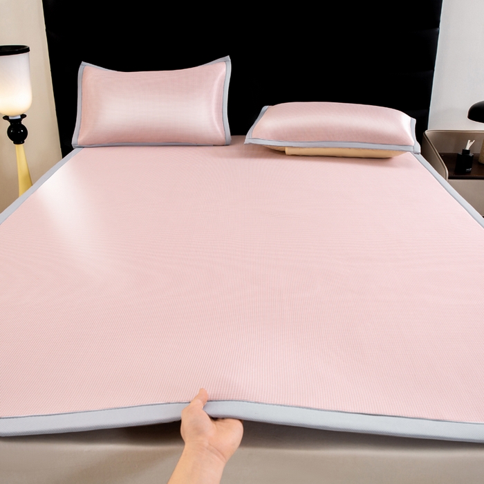 91家纺网 家纺一手货源 找家纺 家喜爱 2026新款碳光冰丝席子三件套加厚复合三明治款冰丝软席平铺席 千鸟格-粉【复合三明治款】