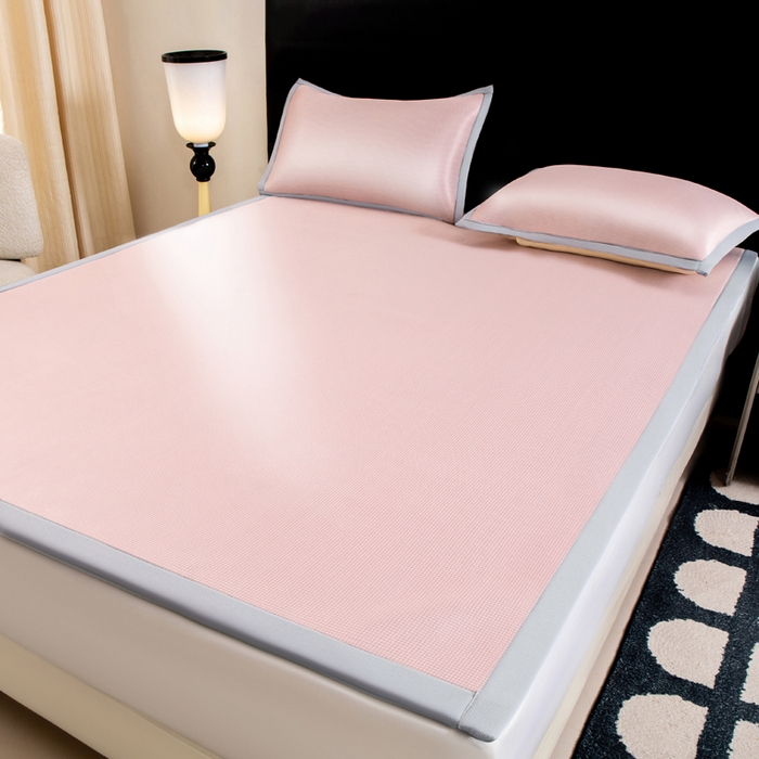 91家纺网 家纺一手货源 找家纺 家喜爱 2026新款碳光冰丝席子三件套加厚复合三明治款冰丝软席平铺席 千鸟格-粉【复合三明治款】