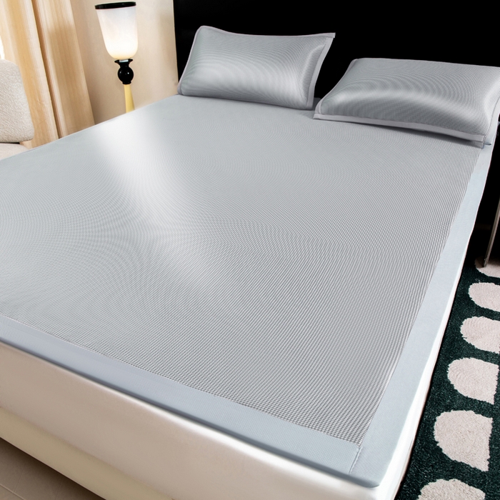 91家纺网 家纺一手货源 找家纺 家喜爱 2026新款碳光冰丝席子三件套加厚复合三明治款冰丝软席平铺席 千鸟格-灰【复合三明治款】