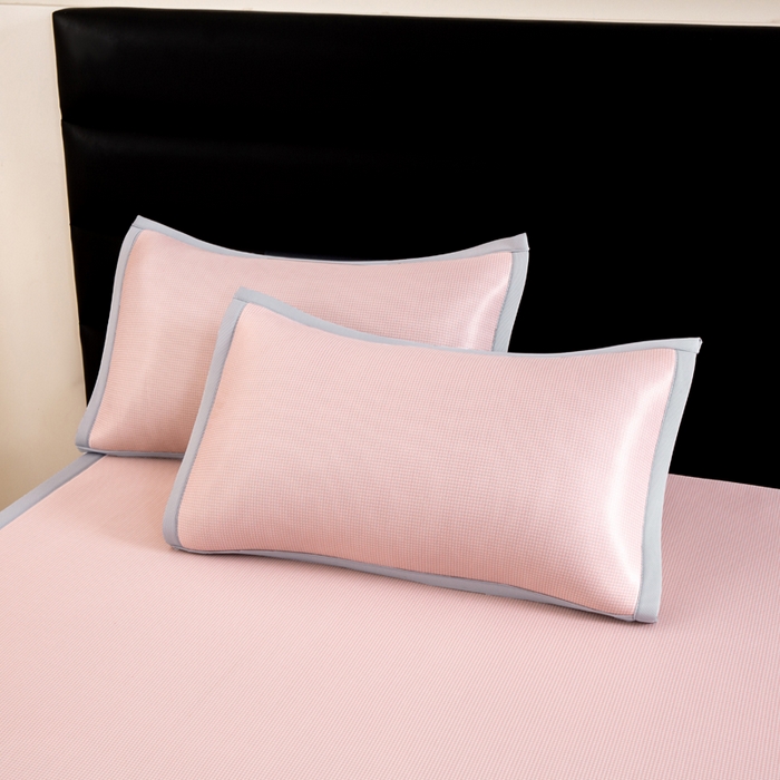 91家纺网 家纺一手货源 找家纺 家喜爱 2026新款碳光冰丝席子三件套加厚复合三明治款冰丝软席平铺席 千鸟格-粉【复合三明治款】