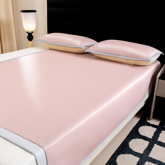 91家纺网 家纺一手货源 找家纺 家喜爱 2026新款碳光冰丝席子三件套加厚复合三明治款冰丝软席平铺席 千鸟格-粉【复合三明治款】