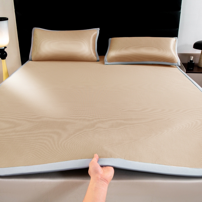 91家纺网 家纺一手货源 找家纺 家喜爱 2026新款碳光冰丝席子三件套加厚复合三明治款冰丝软席平铺席 千鸟格-咖【复合三明治款】