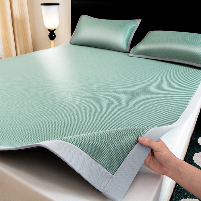 91家纺网 家纺一手货源 找家纺 家喜爱 2026新款碳光冰丝席子三件套加厚复合三明治款冰丝软席平铺席 千鸟格-绿【复合三明治款】