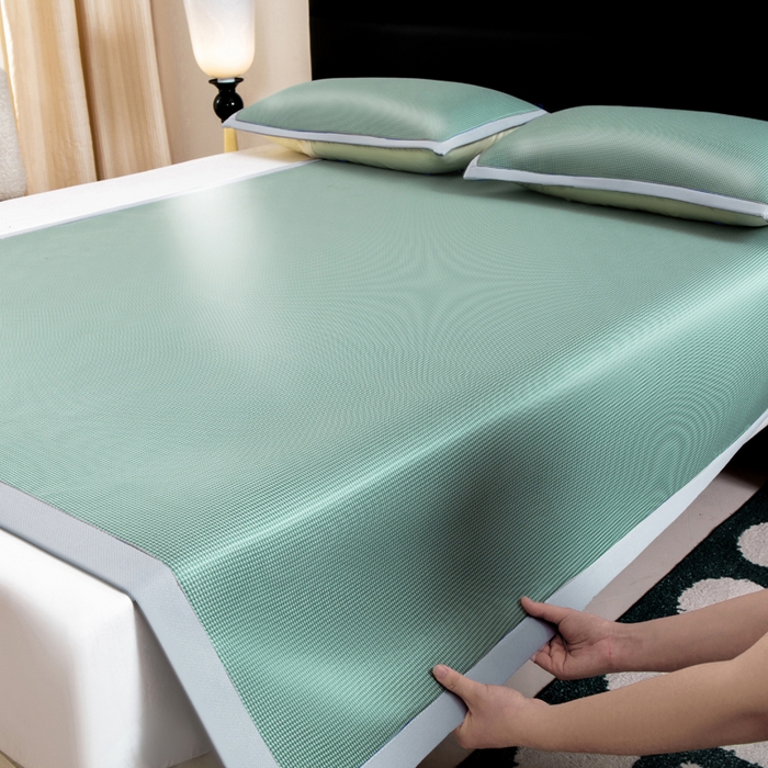 91家纺网 家纺一手货源 找家纺 家喜爱 2026新款碳光冰丝席子三件套加厚复合三明治款冰丝软席平铺席 千鸟格-绿【复合三明治款】