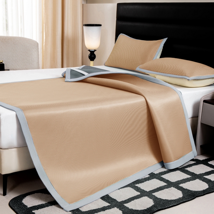 91家纺网 家纺一手货源 找家纺 家喜爱 2026新款碳光冰丝席子三件套加厚复合三明治款冰丝软席平铺席 千鸟格-咖【复合三明治款】