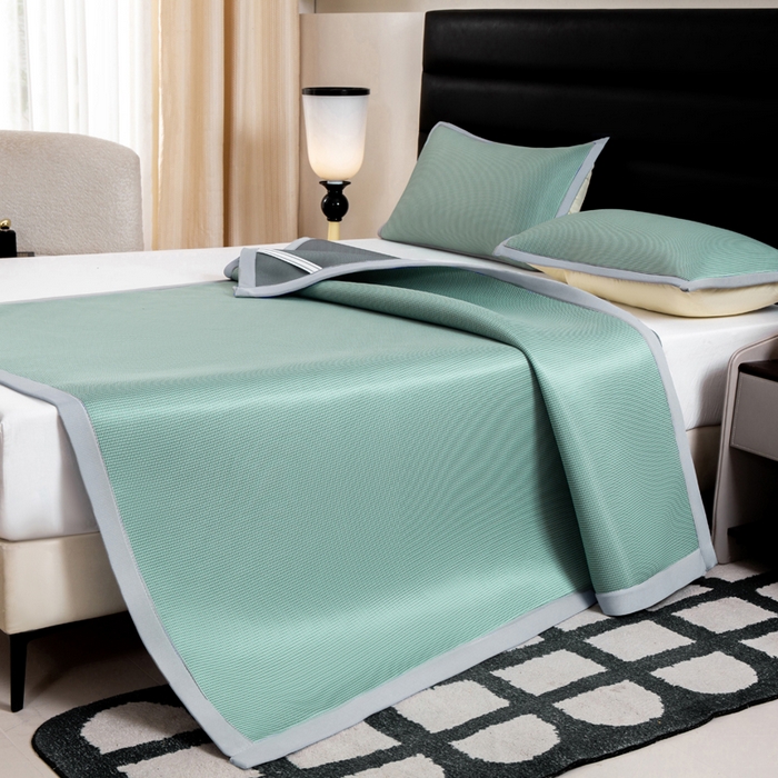 91家纺网 家纺一手货源 找家纺 家喜爱 2026新款碳光冰丝席子三件套加厚复合三明治款冰丝软席平铺席 千鸟格-绿【复合三明治款】