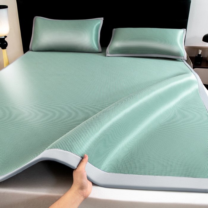 91家纺网 家纺一手货源 找家纺 家喜爱 2026新款碳光冰丝席子三件套加厚复合三明治款冰丝软席平铺席 千鸟格-绿【复合三明治款】