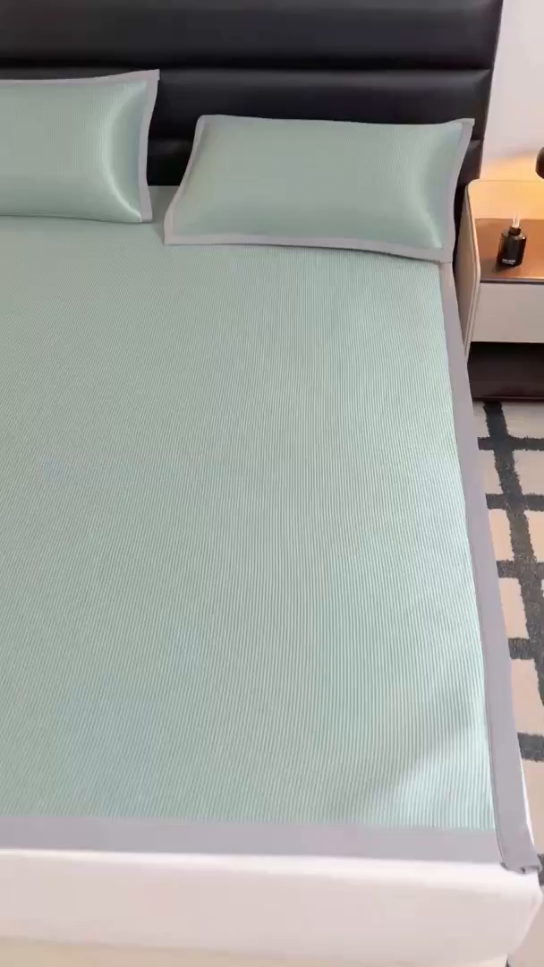 91家纺网 家纺一手货源 找家纺 家喜爱 2026新款碳光冰丝席子三件套加厚复合三明治款冰丝软席平铺席 千鸟格-绿【复合三明治款】