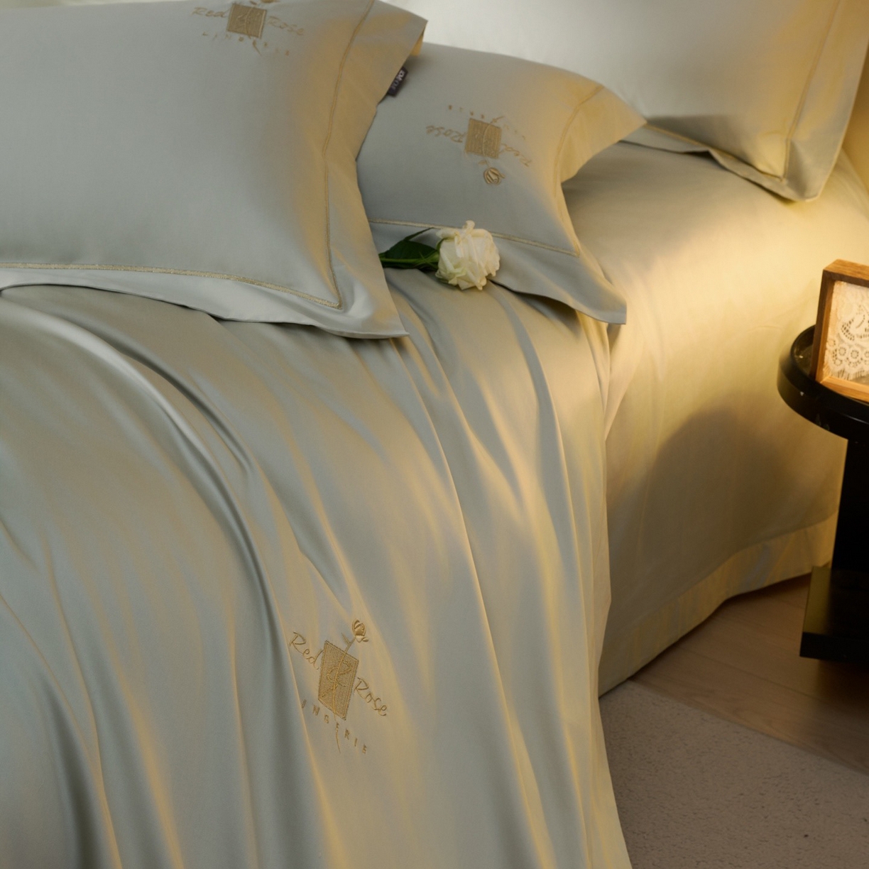 91家纺网 家纺一手货源 找家纺 玖玖爱家纺 2026新款100支奢织黄金长绒棉四件套-玫瑰 玫瑰-薄荷绿