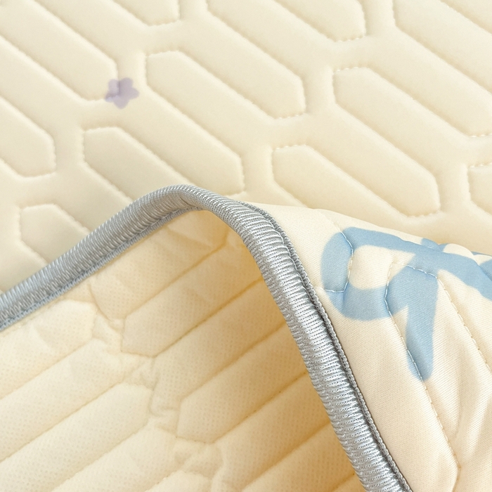 91家纺网 家纺一手货源 找家纺 川悦生活 2026新款大版宿舍凉感丝学生床凉席三件套 猫猫酱