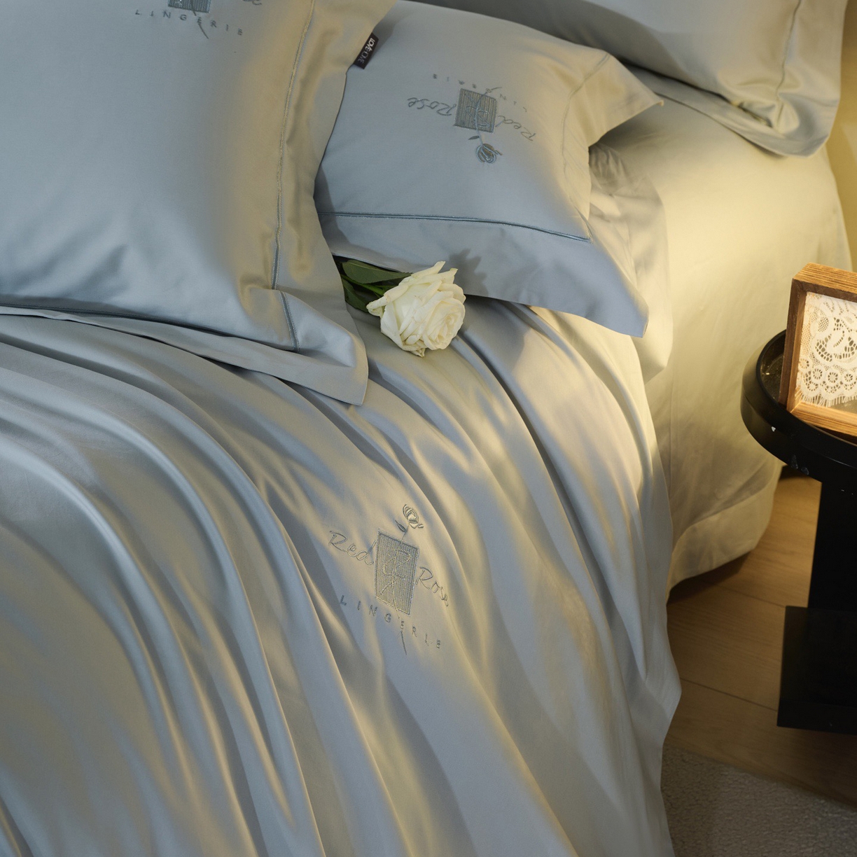 91家纺网 家纺一手货源 找家纺 玖玖爱家纺 2026新款100支奢织黄金长绒棉四件套-玫瑰 玫瑰-海岛蓝