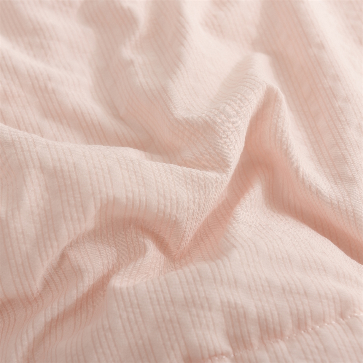 91家纺网 家纺一手货源 找家纺 恋绒家纺 2026春夏新款泡芙纱双层纱泡泡提花皱皱纱夏被夏凉被空调被 浅粉