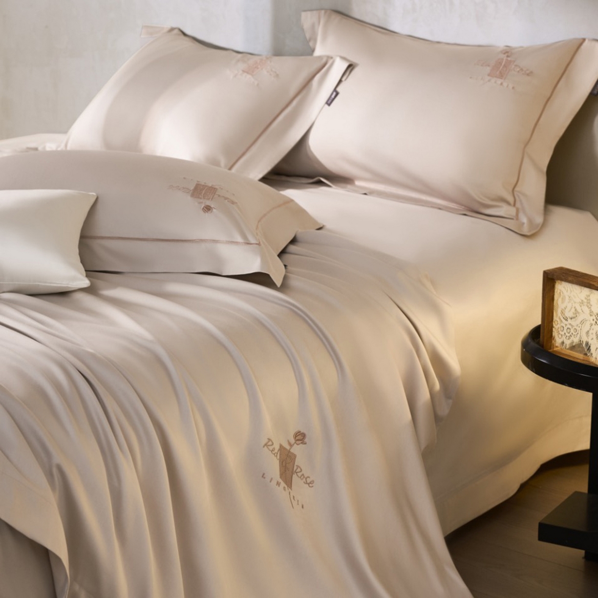 91家纺网 家纺一手货源 找家纺 玖玖爱家纺 2026新款100支奢织黄金长绒棉四件套-玫瑰 玫瑰-香槟色