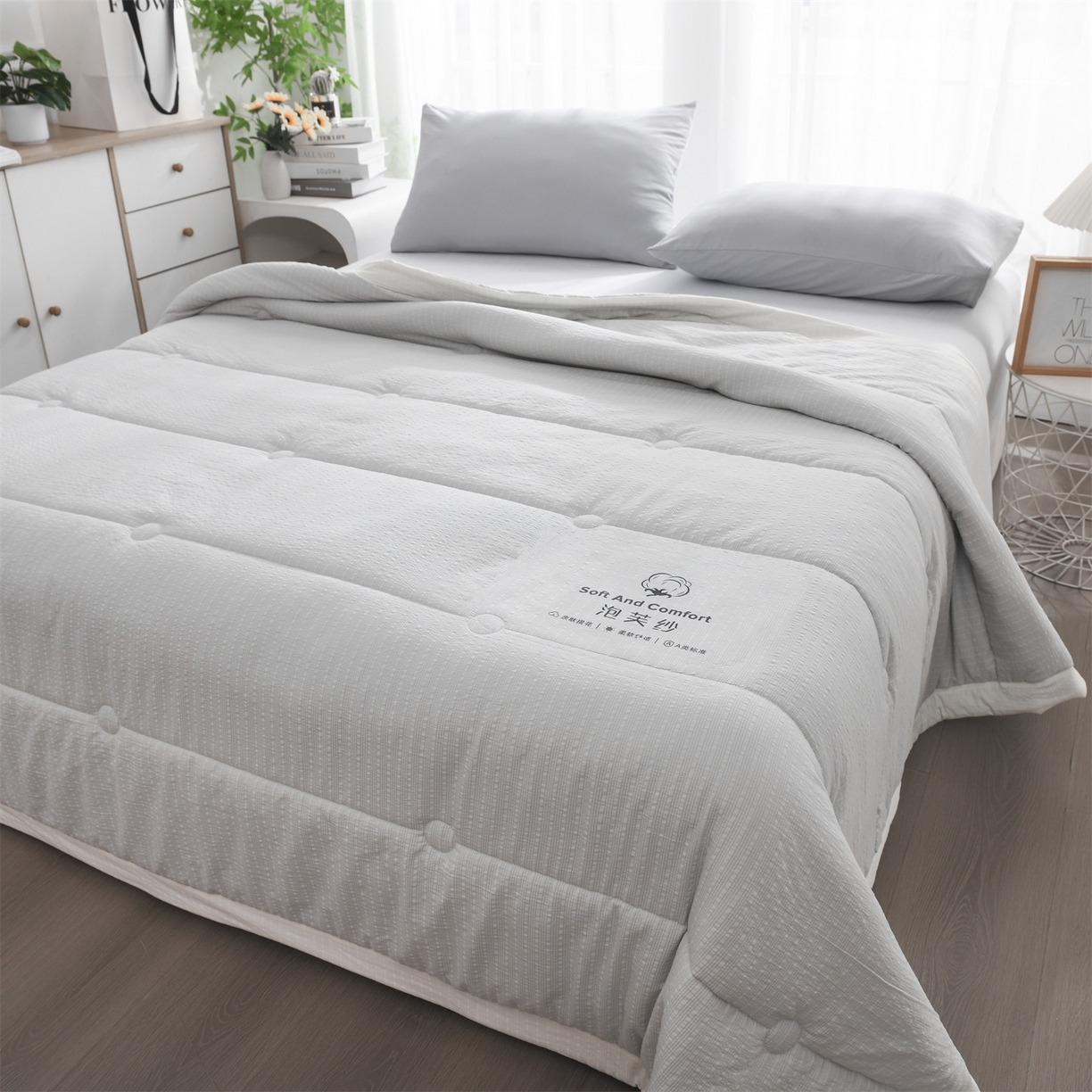 91家纺网 家纺一手货源 找家纺 恋绒家纺 2026春夏新款泡芙纱双层纱泡泡提花皱皱纱夏被夏凉被空调被 浅灰