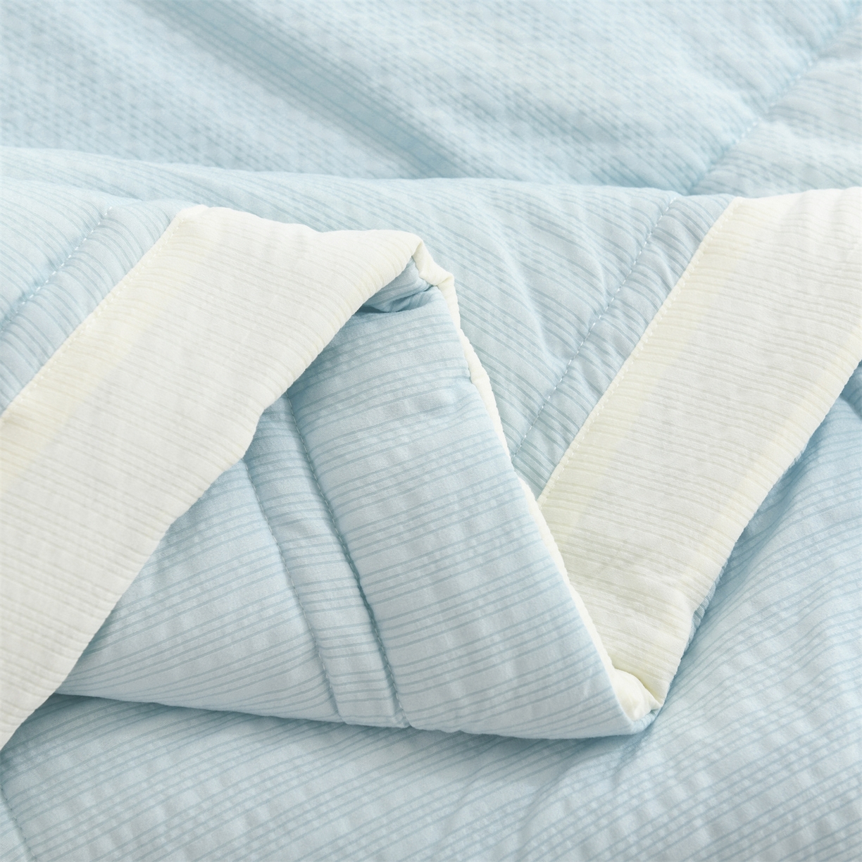 91家纺网 家纺一手货源 找家纺 恋绒家纺 2026春夏新款泡芙纱双层纱泡泡提花皱皱纱夏被夏凉被空调被 浅蓝色