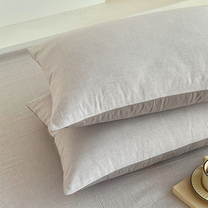 91家纺网 家纺一手货源 找家纺 春皖家纺 2026春夏新款全棉水洗棉单枕套枕套单件单品枕套 细条灰