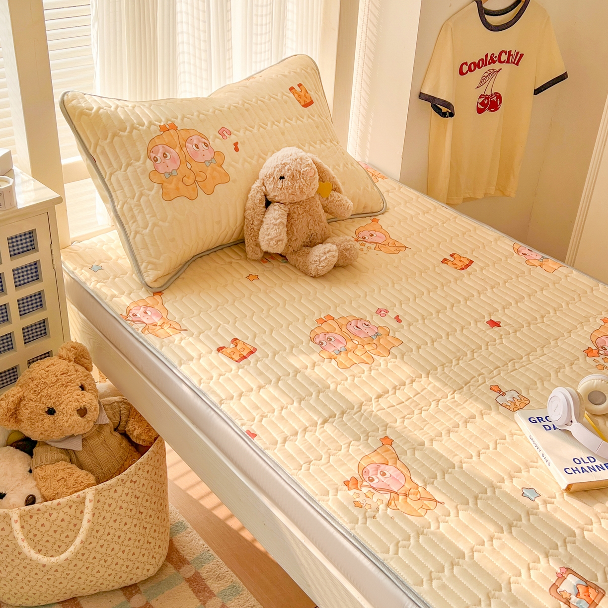 91家纺网 家纺一手货源 找家纺 川悦生活 2026新款大版宿舍凉感丝学生床凉席三件套 奶黄萌宝