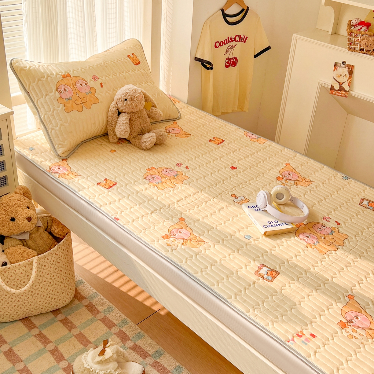 91家纺网 家纺一手货源 找家纺 川悦生活 2026新款大版宿舍凉感丝学生床凉席三件套 奶黄萌宝