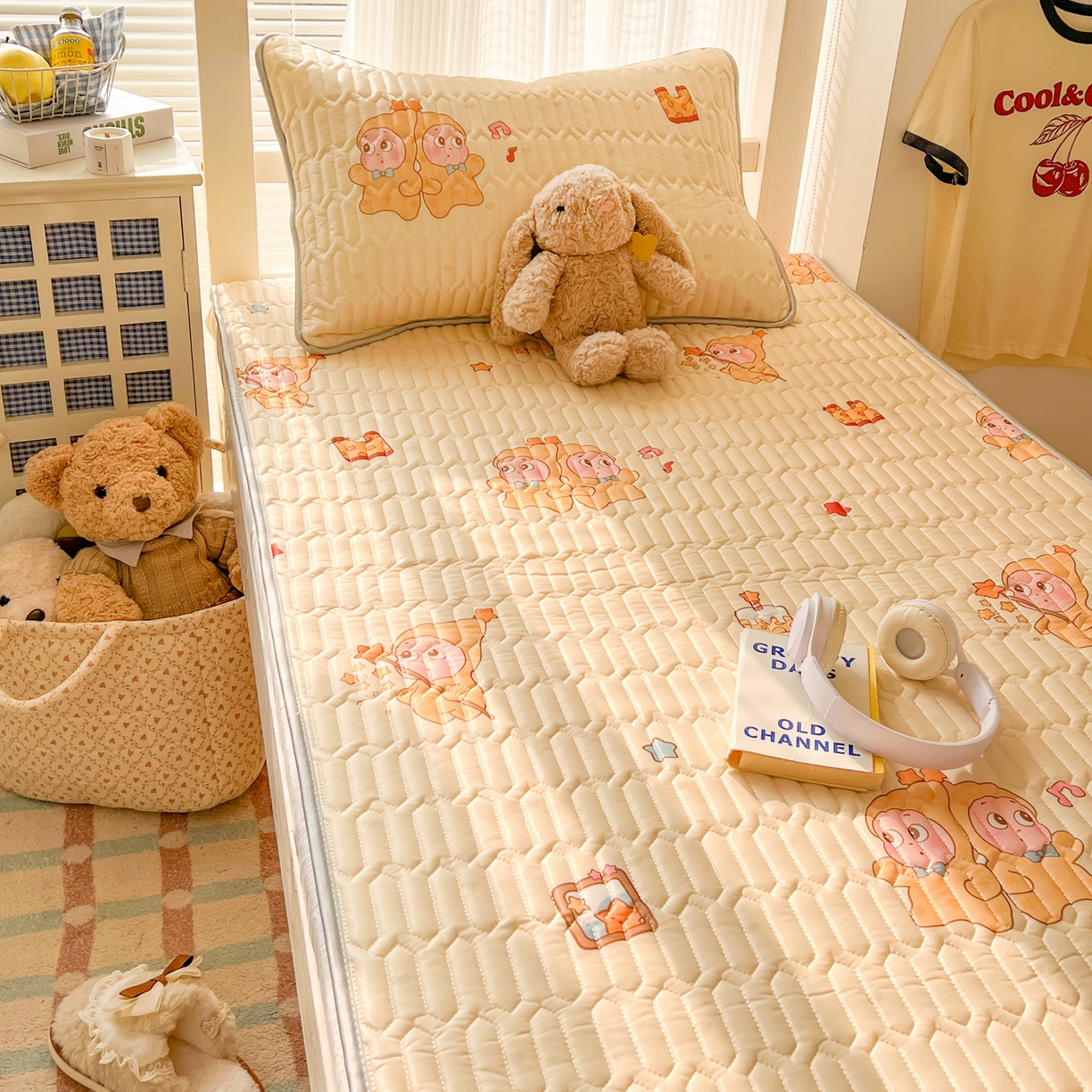 91家纺网 家纺一手货源 找家纺 川悦生活 2026新款大版宿舍凉感丝学生床凉席三件套 奶黄萌宝