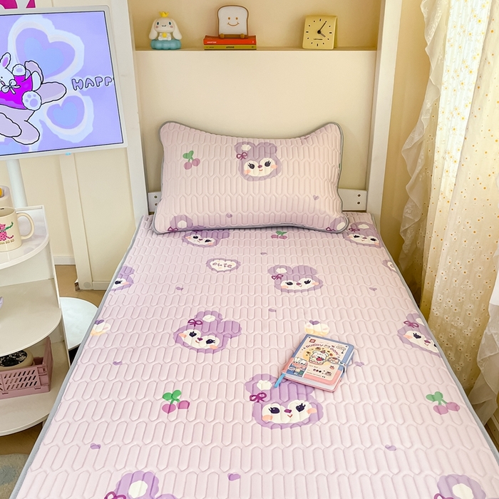 91家纺网 家纺一手货源 找家纺 川悦生活 2026新款大版宿舍凉感丝学生床凉席三件套 软绵兔酱